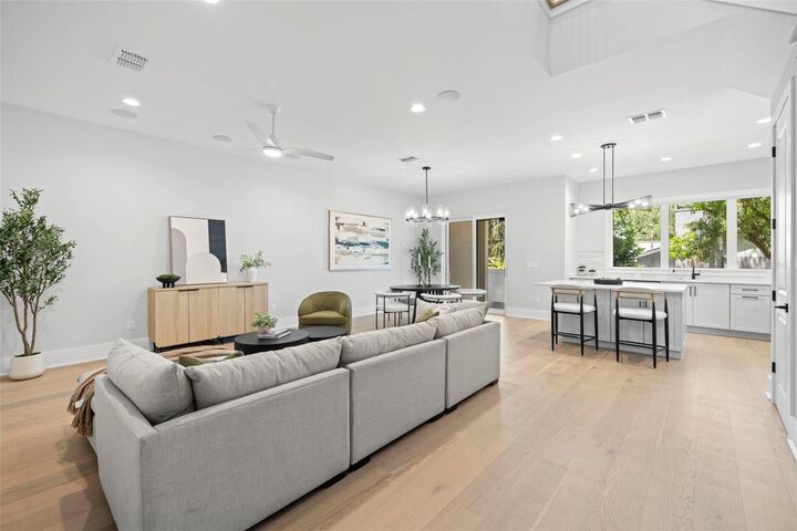 Property Photo:  218 Hesperides Street N  FL 33609 