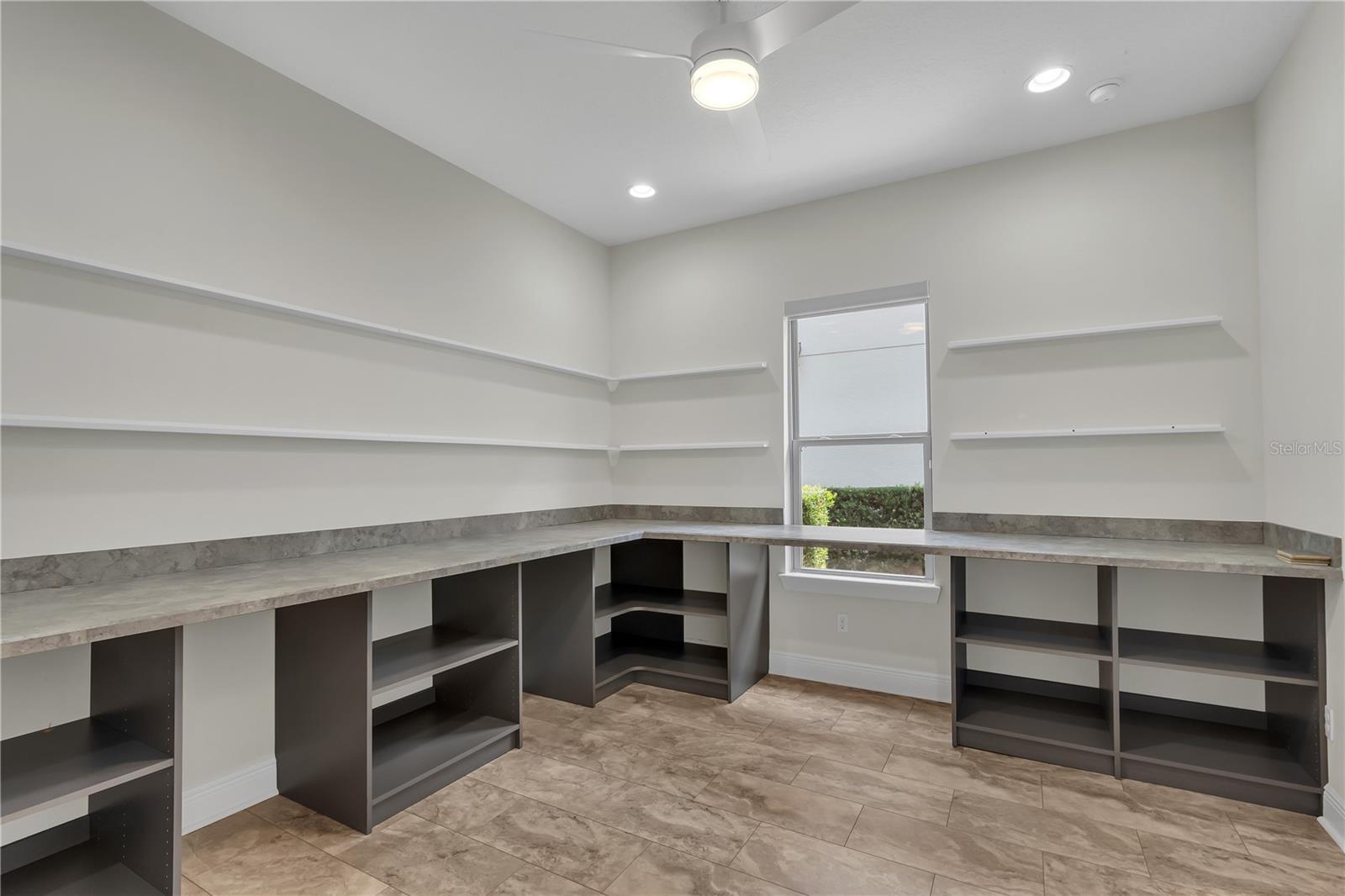 Property Photo: 11741 Savona Way FL 32827
