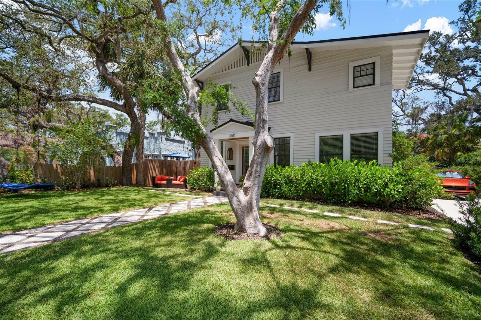 Property Photo: 3011 Harbor View FL 33611