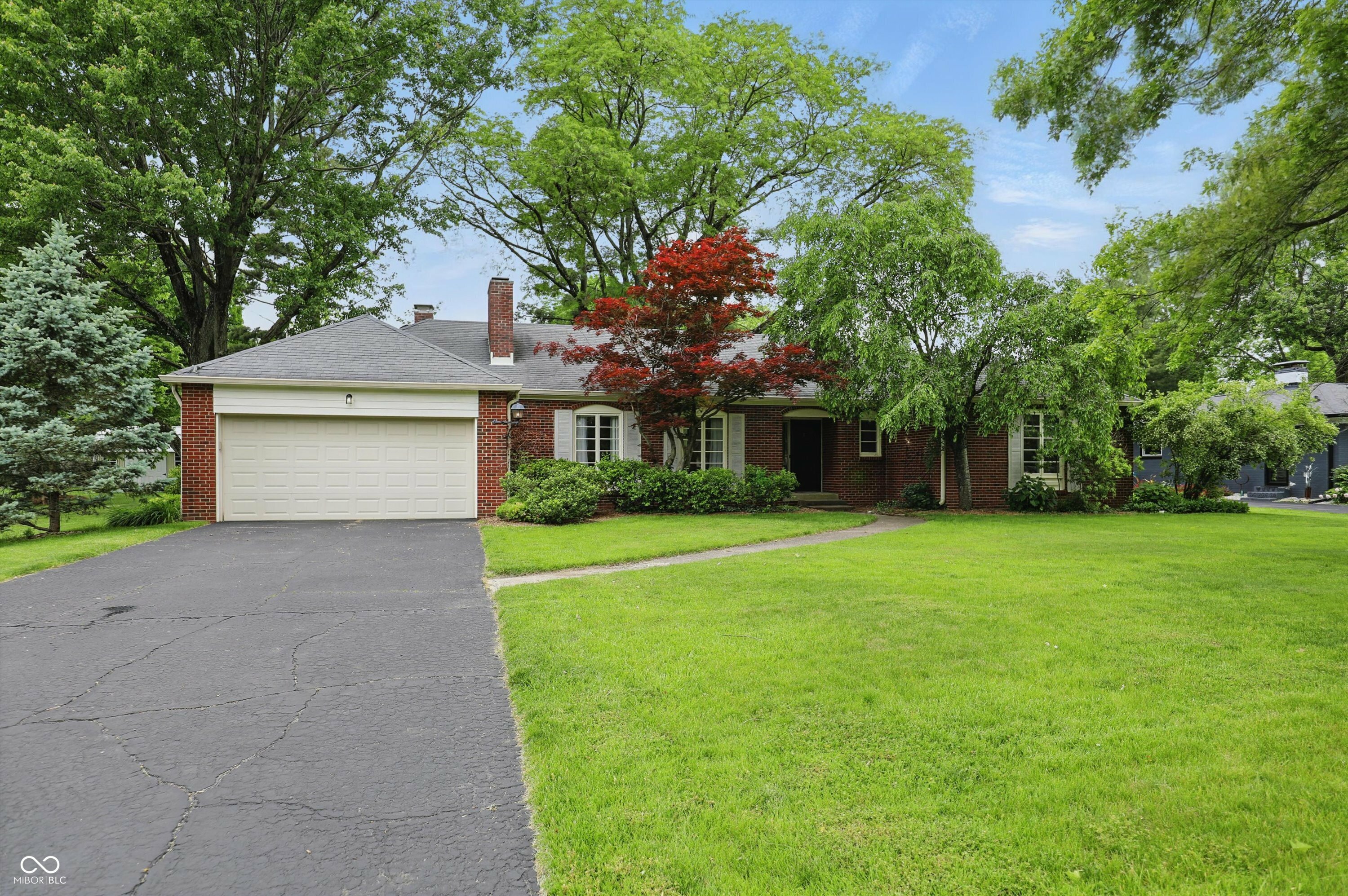 Property Photo: 8752 Washington Blvd E Drive IN 46240