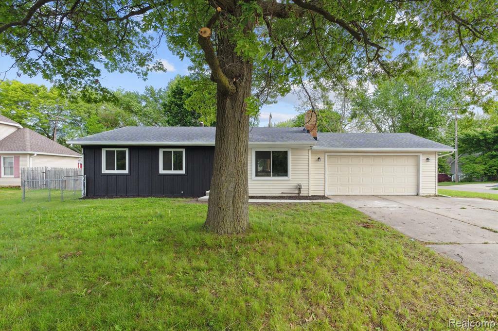 Property Photo: 4606 Glenalda Drive MI 48346 3633