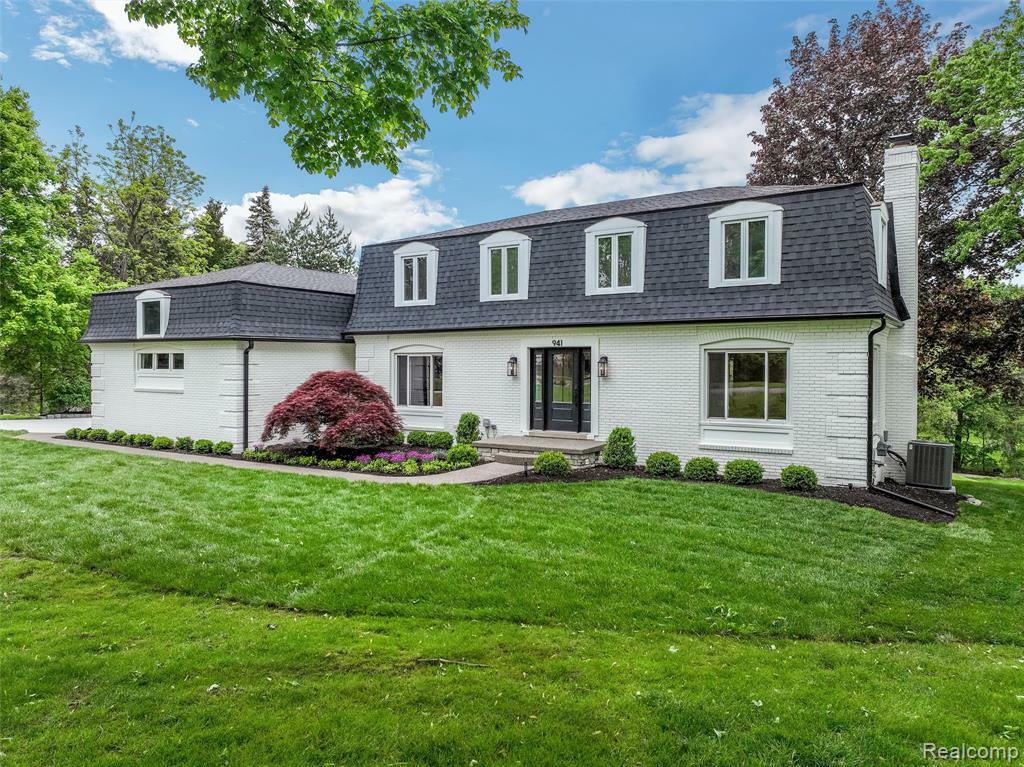 Property Photo: 941 Viewland Drive MI 48309 2579