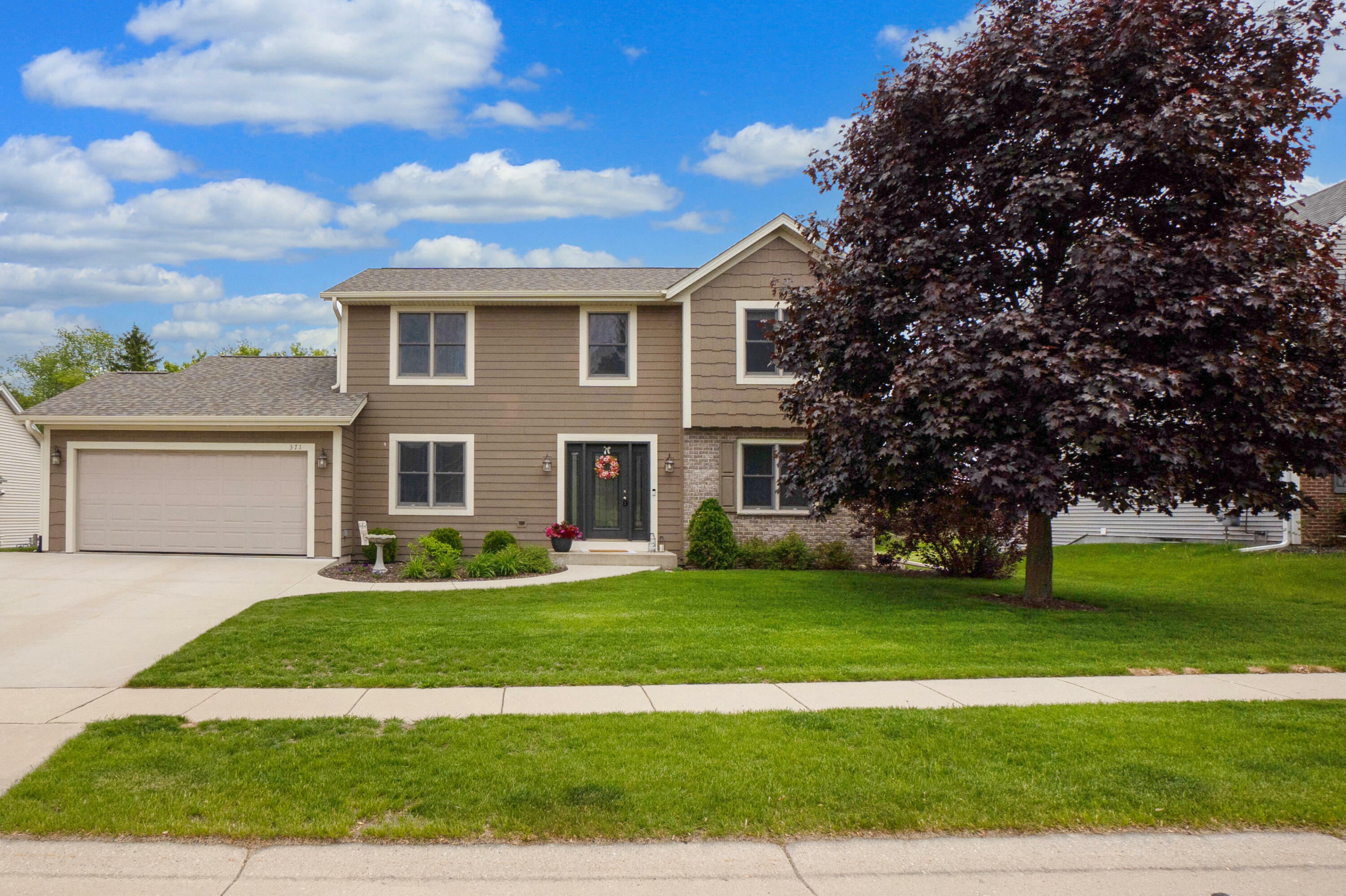371 Thurow Dr  Oconomowoc WI 53066 photo