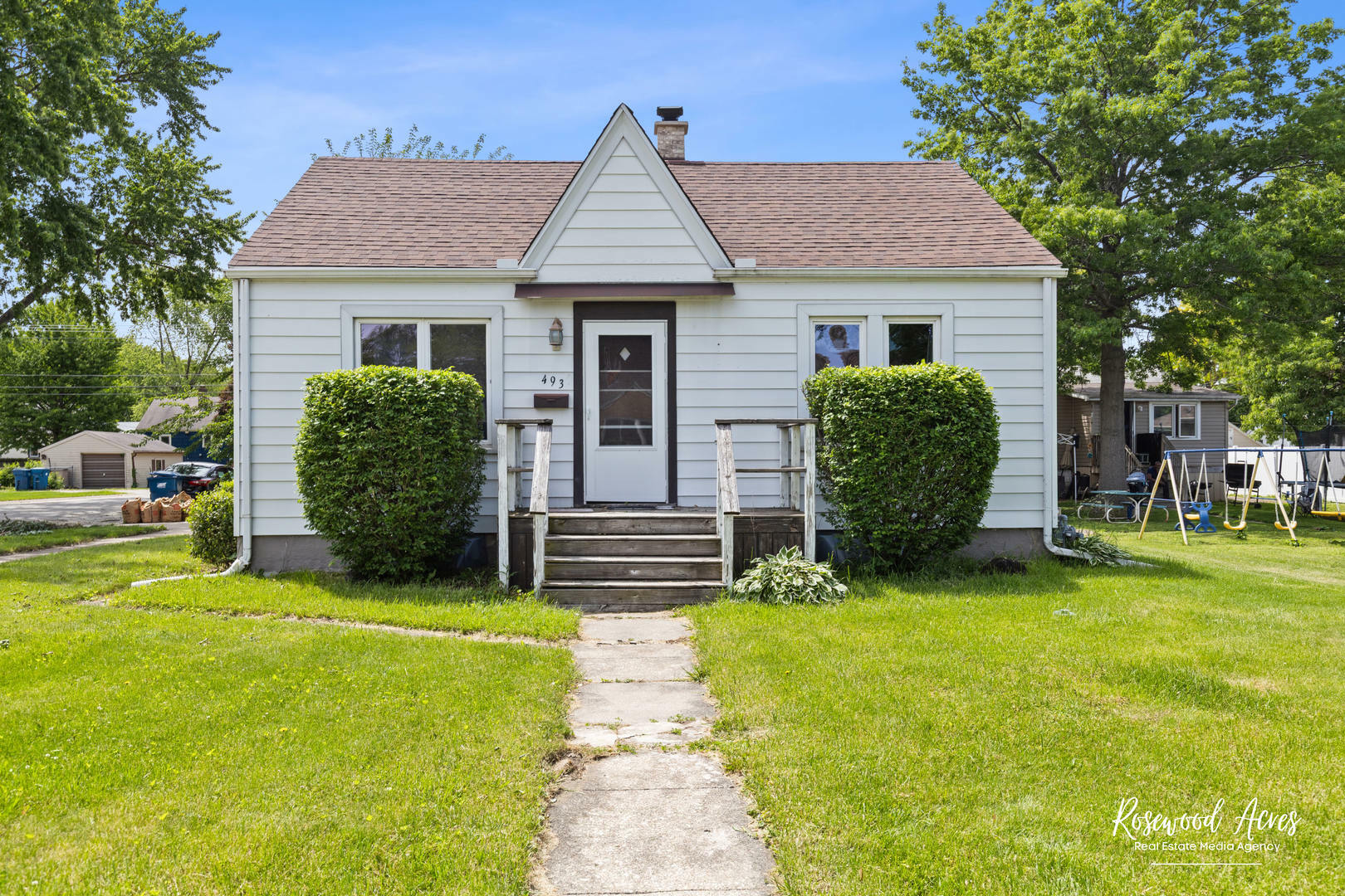 Property Photo: 493 S Cannon Avenue IL 60901