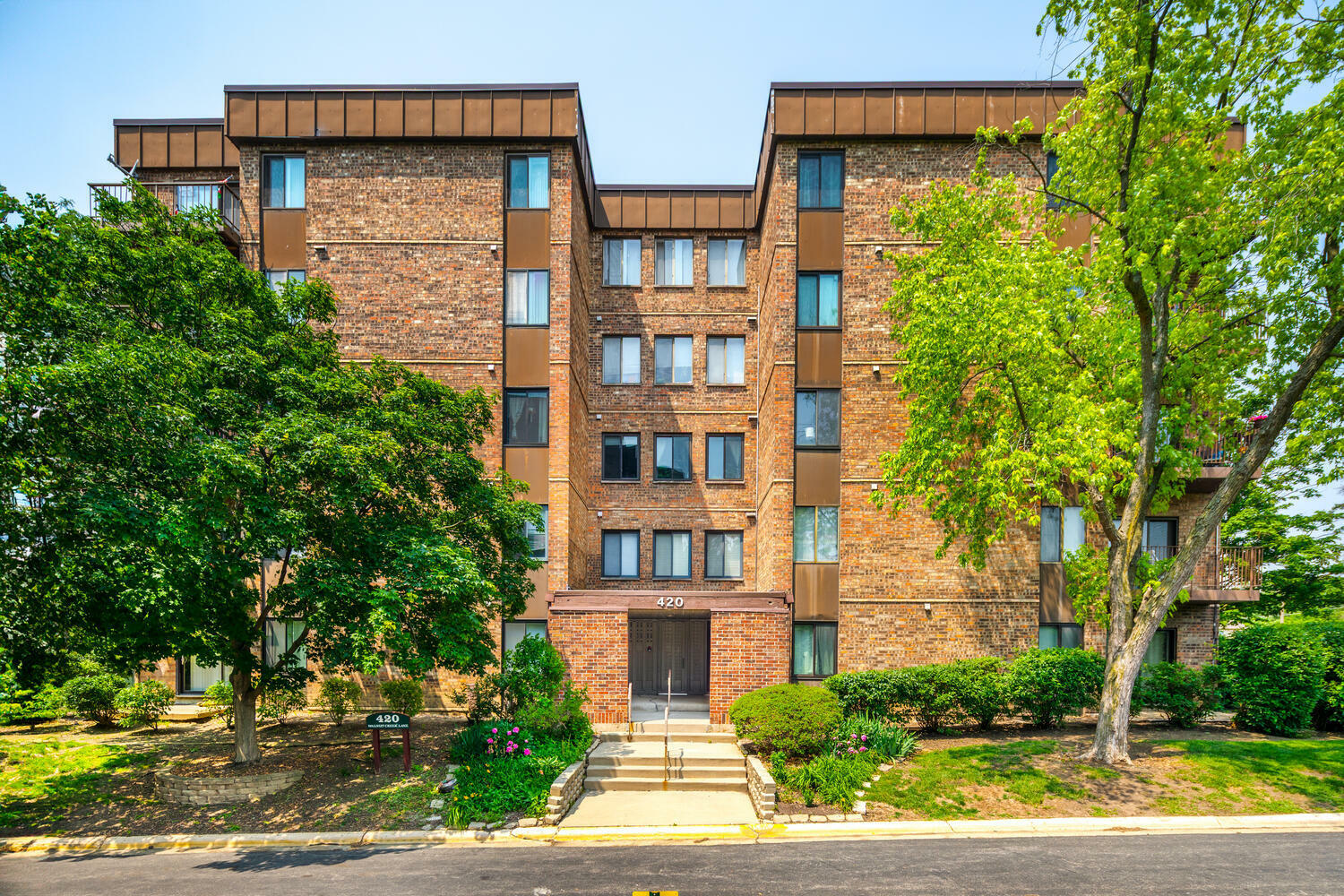 Property Photo: 420 Walnut Creek Avenue 3103 IL 60532