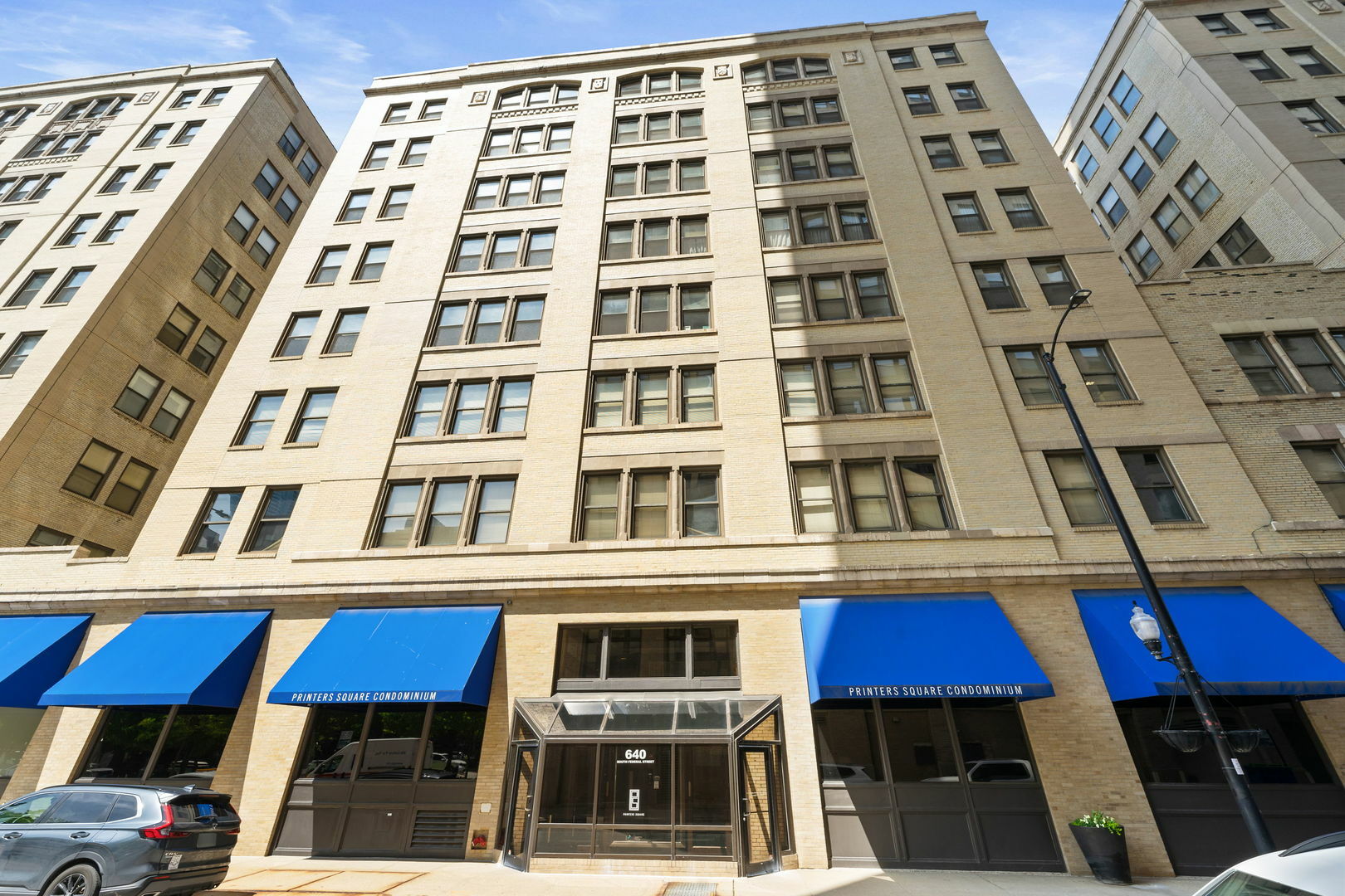 Property Photo: 640 S Federal Street 609 IL 60605