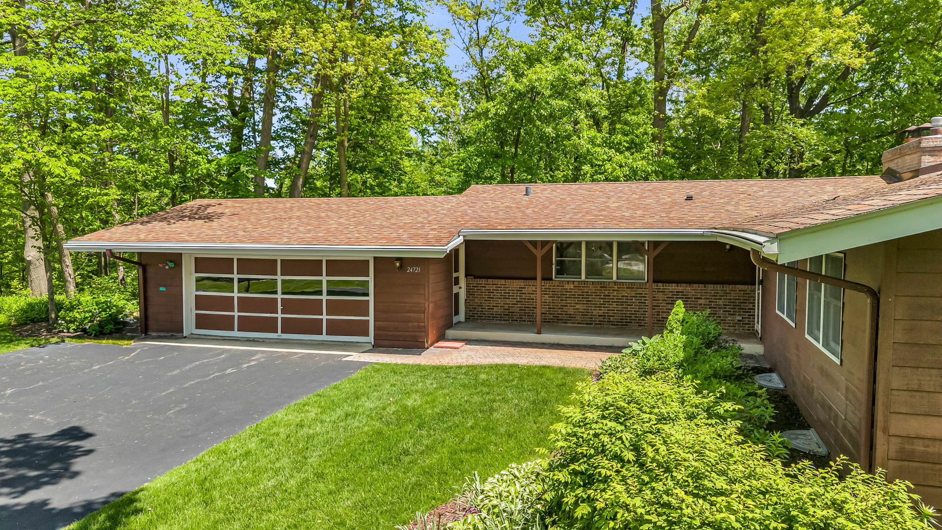 Property Photo: 24721 S Walnut Street IL 60417