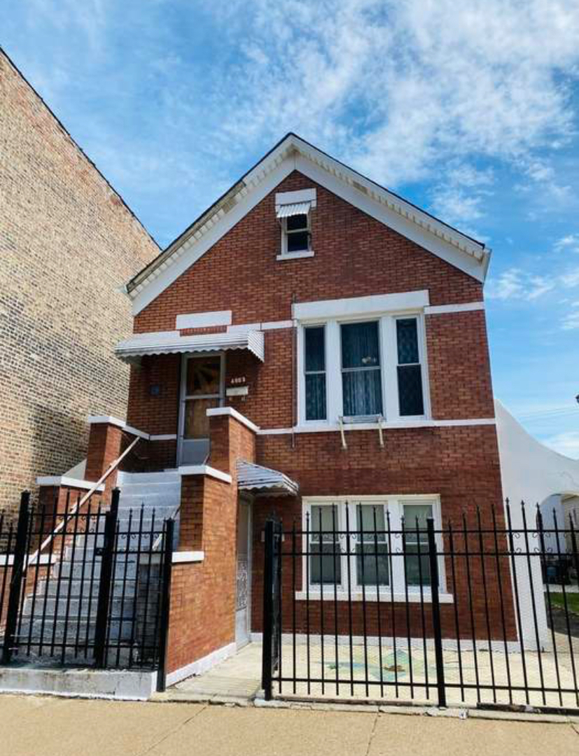 Property Photo: 4803 S Honore Street IL 60609