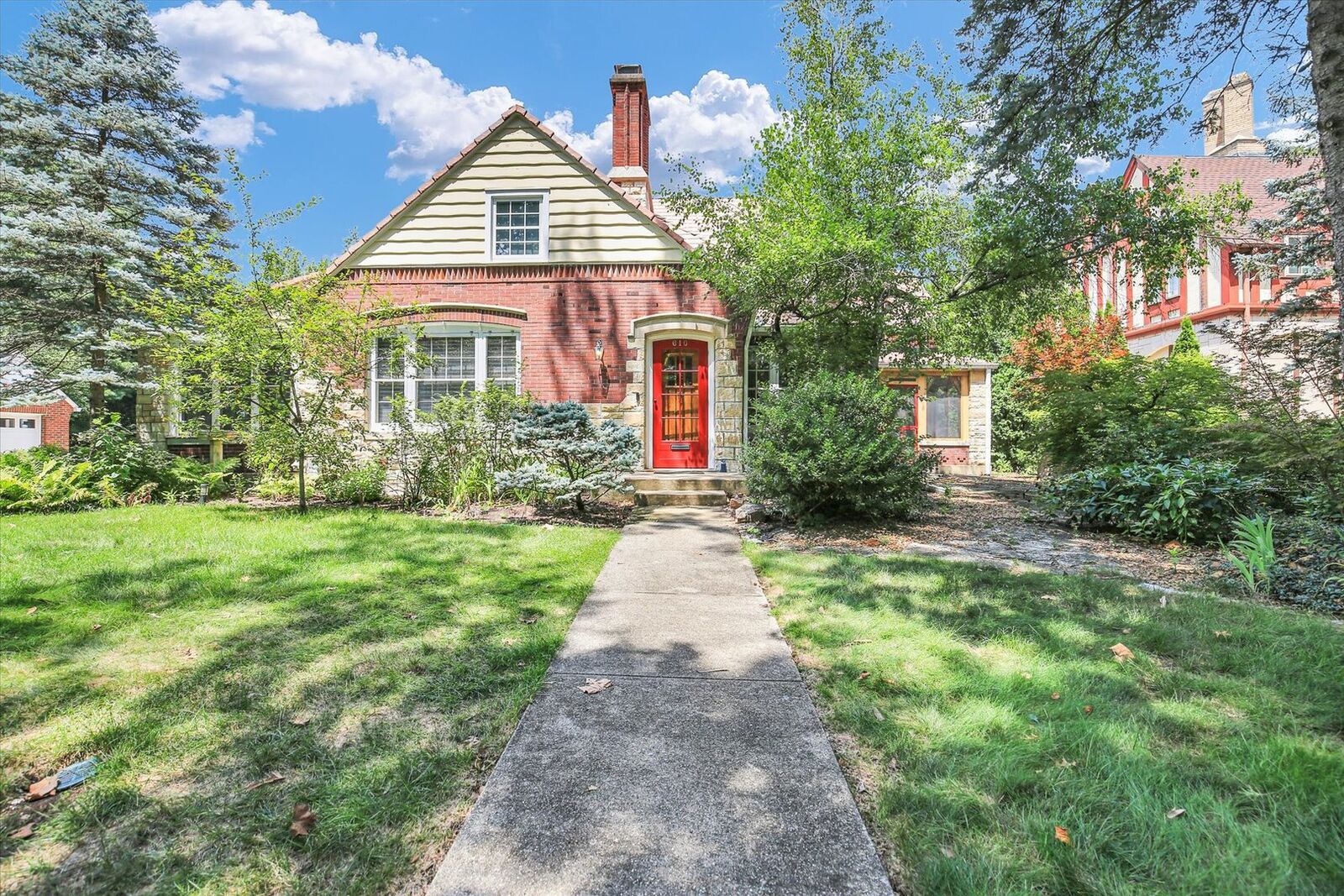 Property Photo: 610 W Ohio Street IL 61801