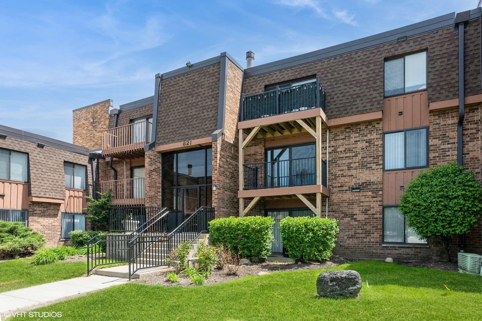 Property Photo: 621 Tralee Court 2D IL 60193