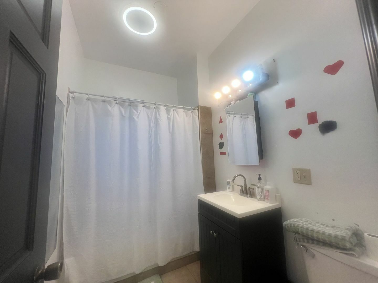 Property Photo: 3945 W Augusta Boulevard IL 60651