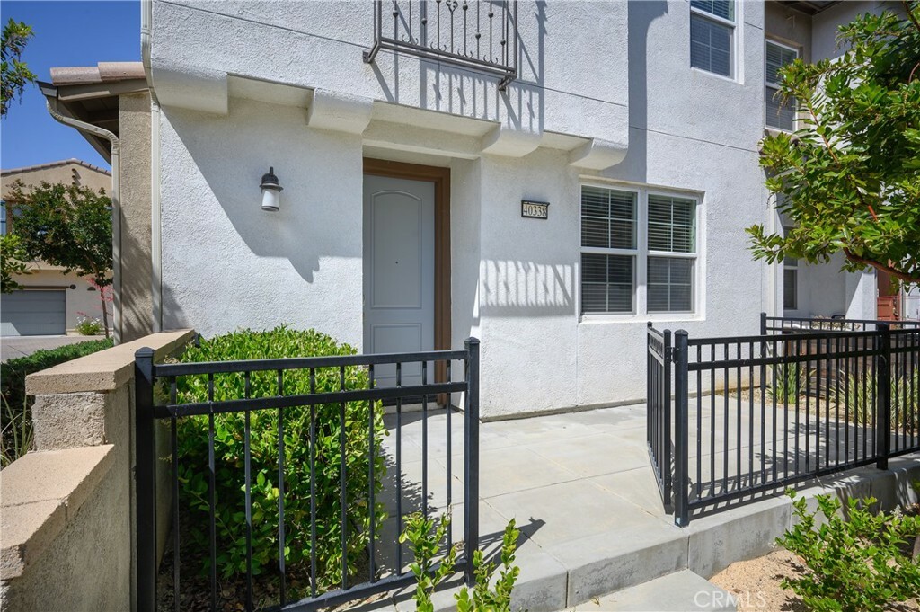 Property Photo:  40338 Calle Real  CA 92563 