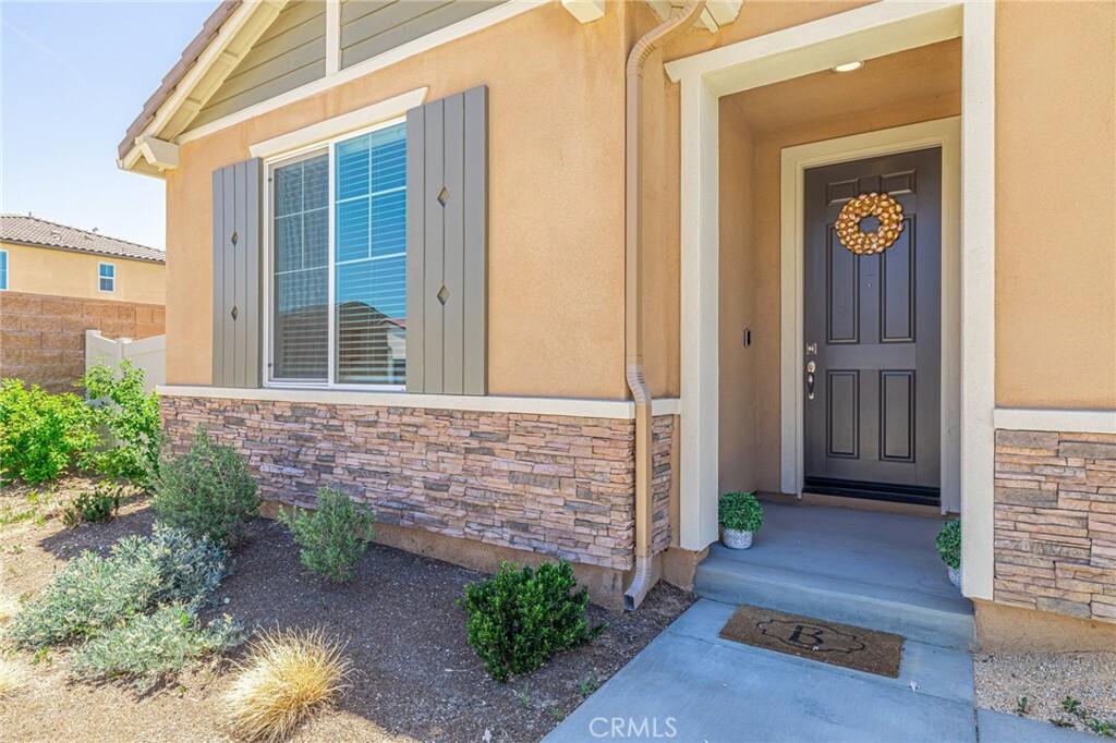 Property Photo: 6118 W Avenue J9 CA 93536
