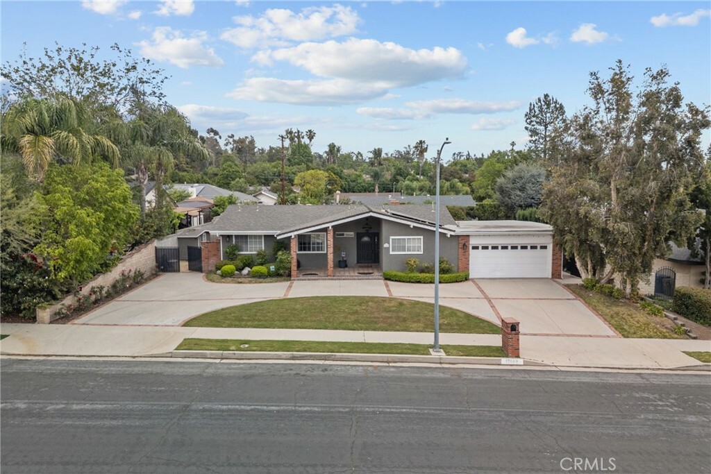 Property Photo: 11144 Viking Avenue CA 91326