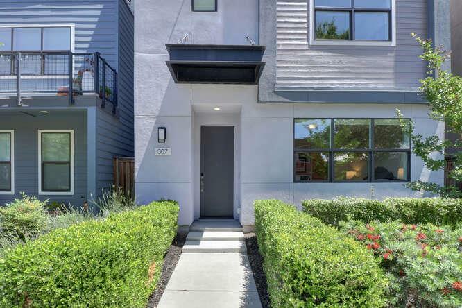 Property Photo: 307 10th Street CA 95814