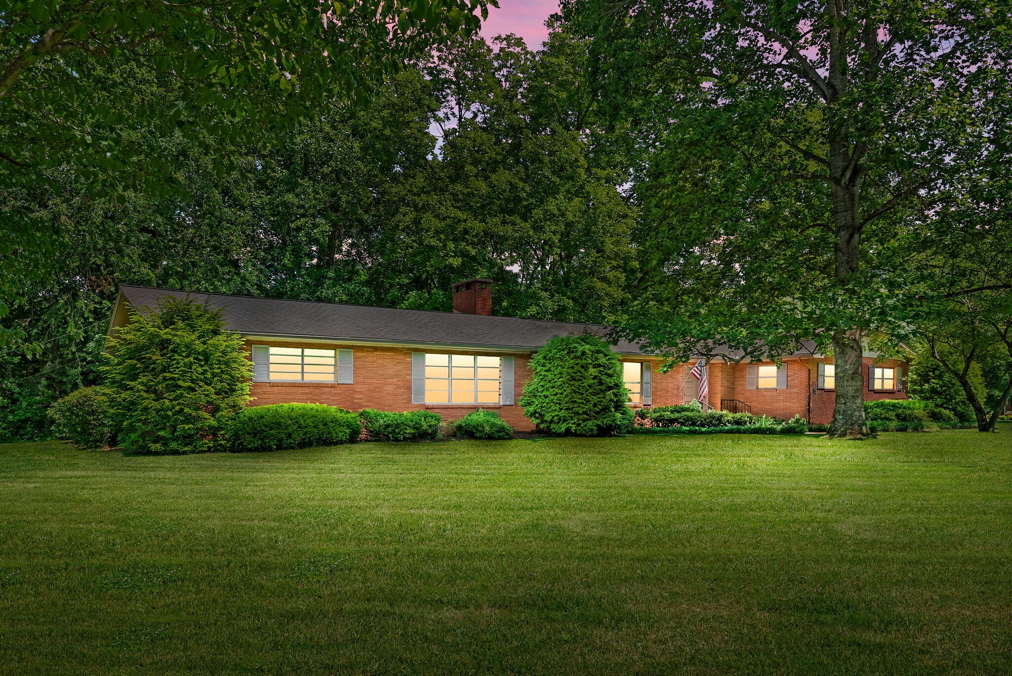 Property Photo:  6 Canterbury Rd  TN 37043 
