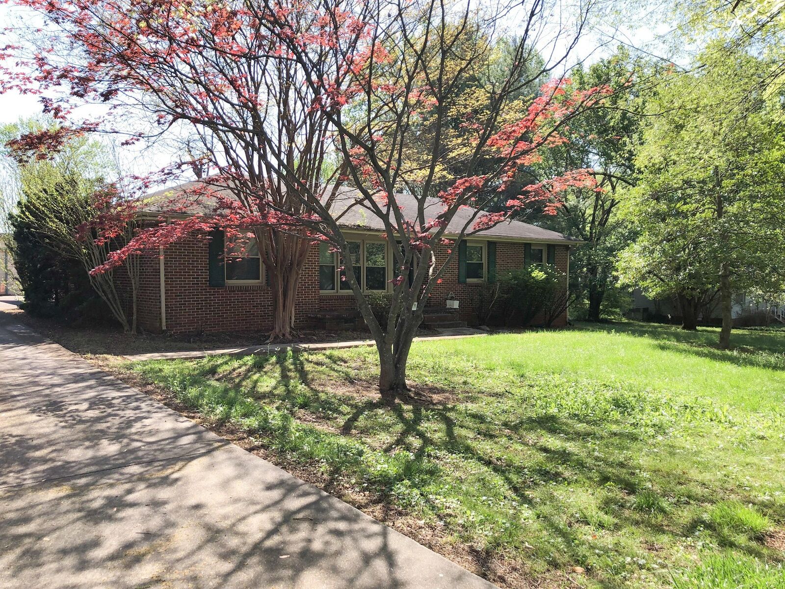 Property Photo:  811 Cumberland Dr  TN 37398 