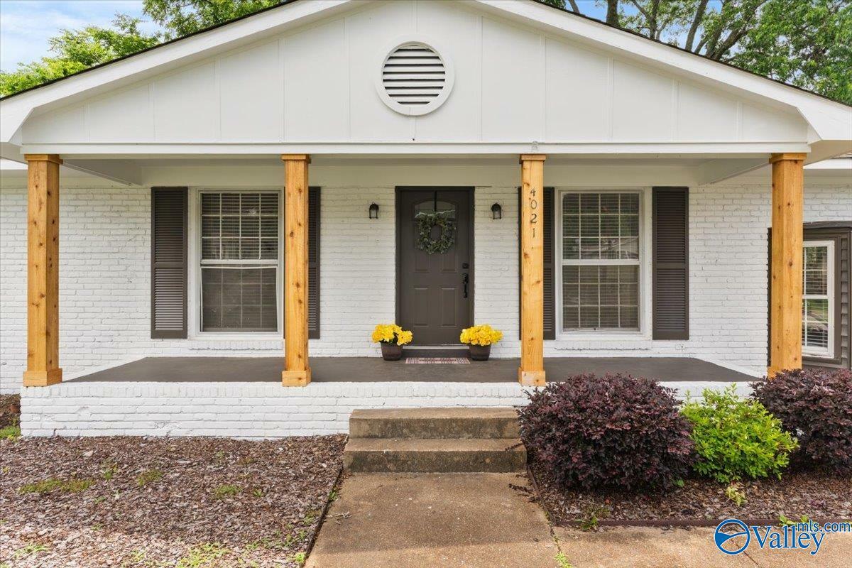 Property Photo: 4021 Knollbrook Drive NW AL 35810