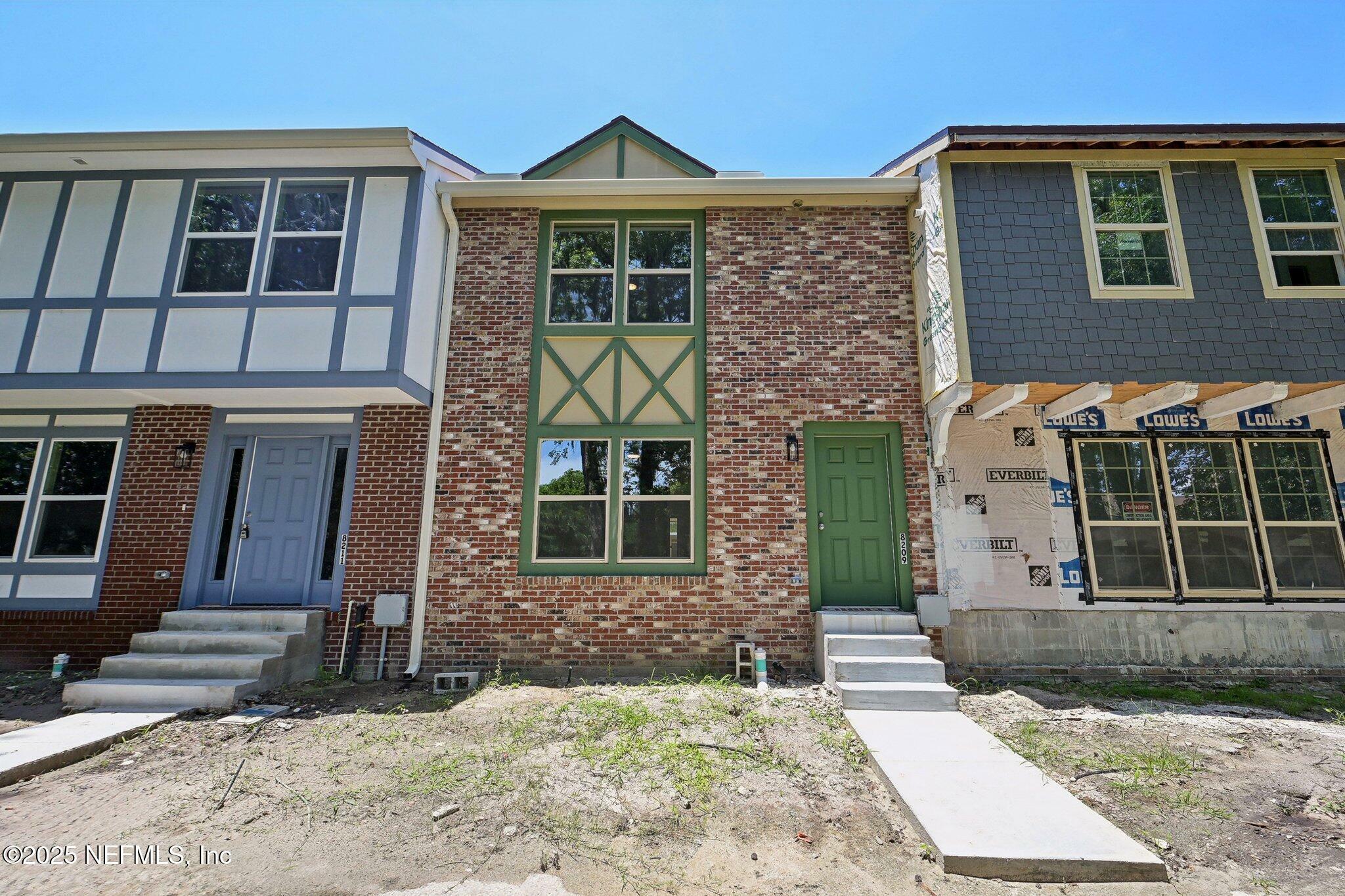 Property Photo: 8209 Kensington Square FL 32217