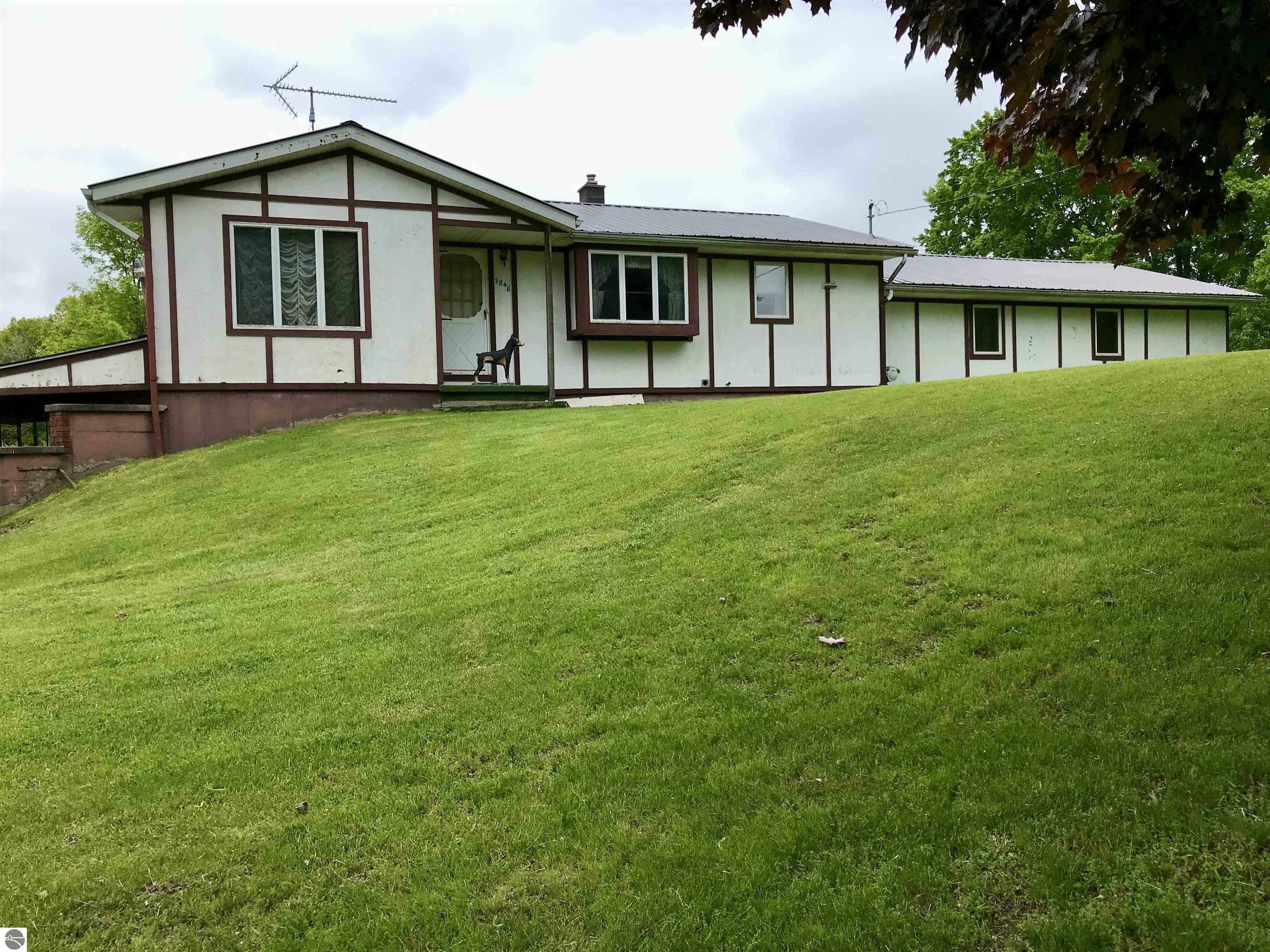 3848 E Stanton Road  Stanton MI 48888 photo