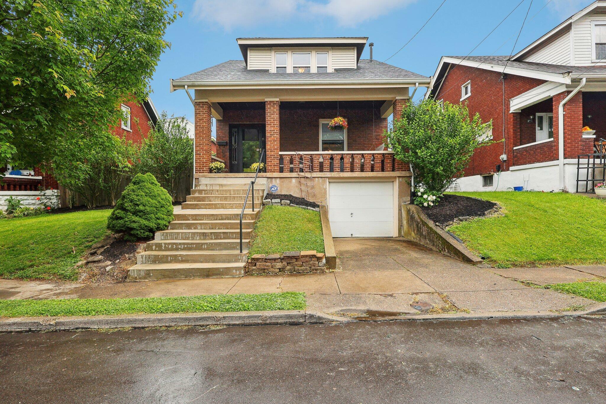 Property Photo: 9 Holmesdale Court KY 41014