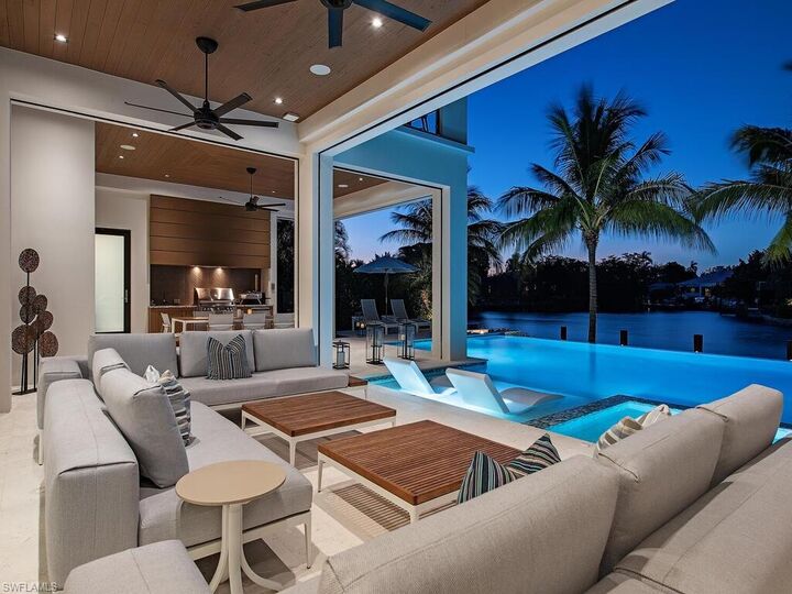 Property Photo:  661 Galleon Dr  FL 34102 