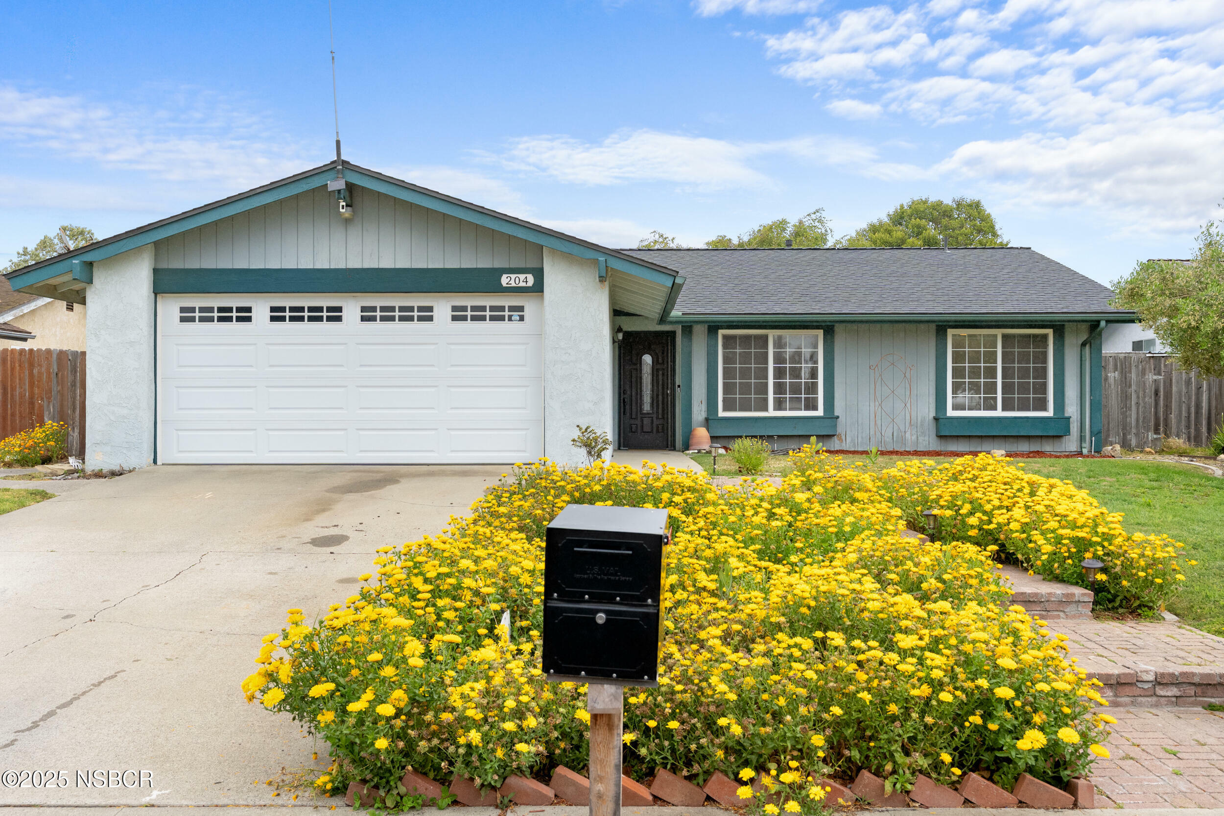 Property Photo:  204 S Tulip Street  CA 93436 