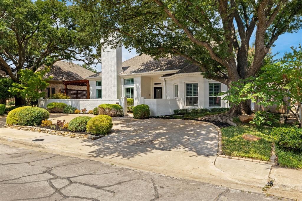 Property Photo: 7009 Chevy Chase Avenue TX 75225