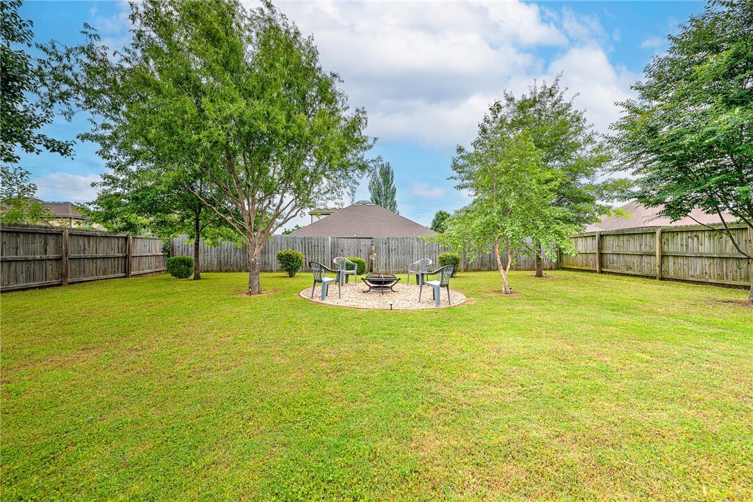 Property Photo: 811 SW Pure Globe Street AR 72712