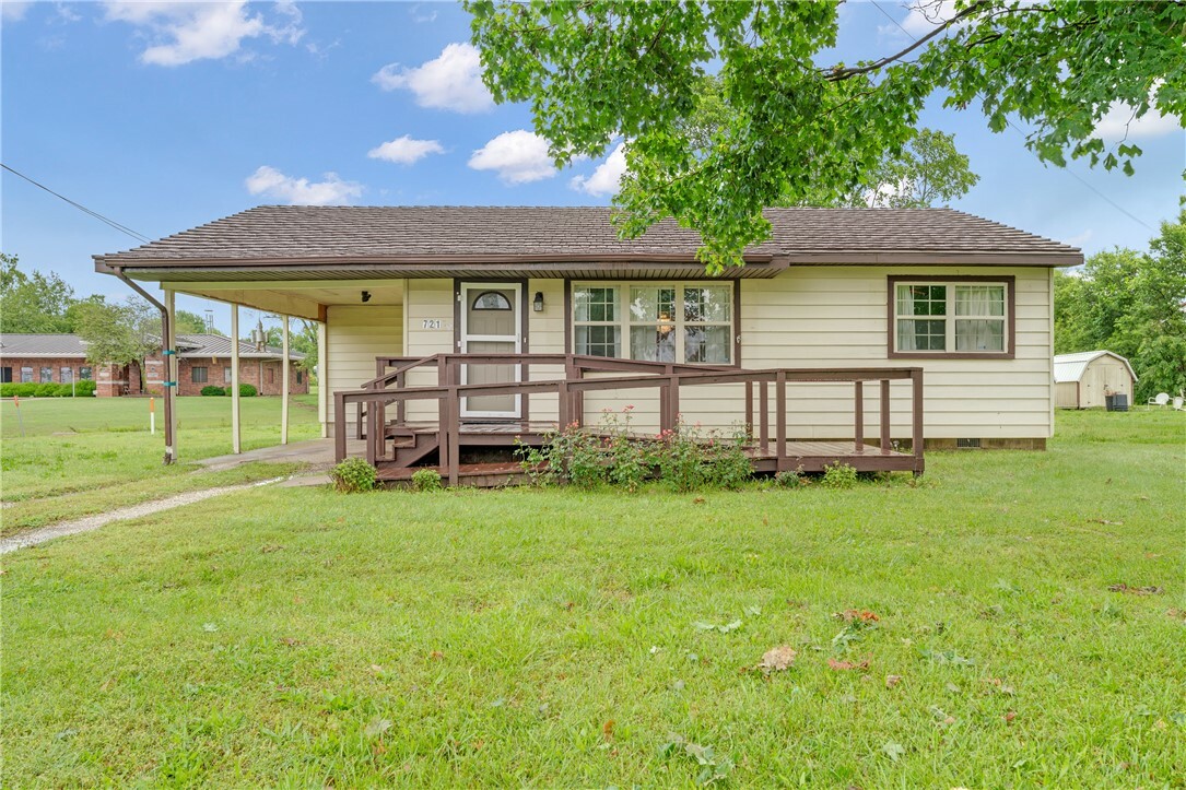 721 S Lincoln Street  Siloam Springs AR 72761 photo