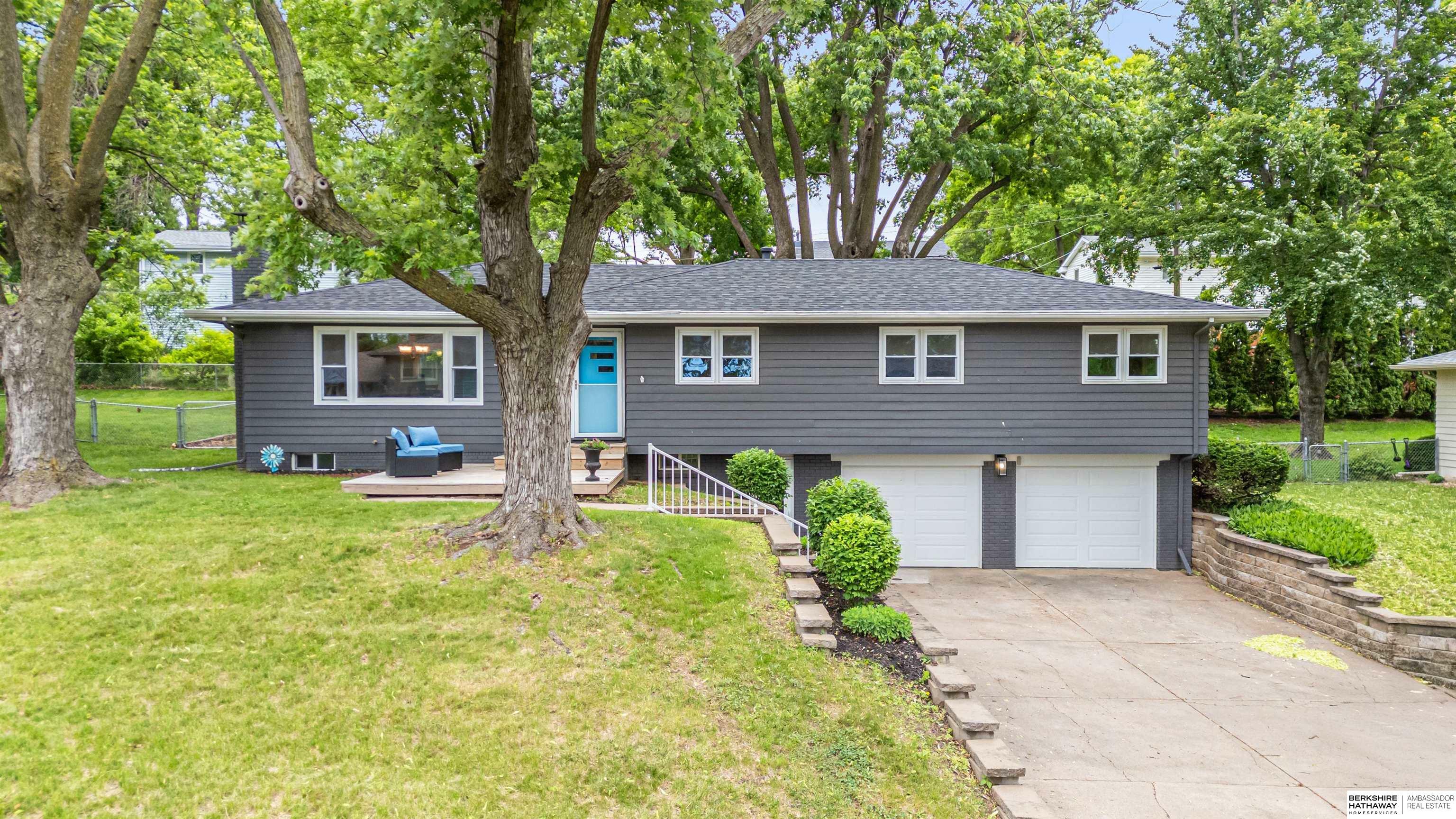 Property Photo: 3612 S 105th Avenue NE 68124