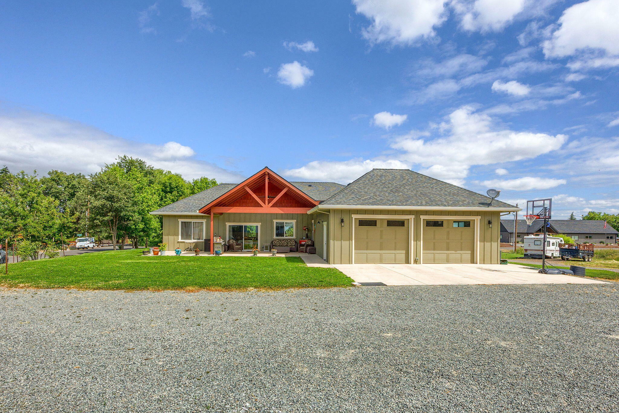 Property Photo: 2875 Judy Way OR 97501