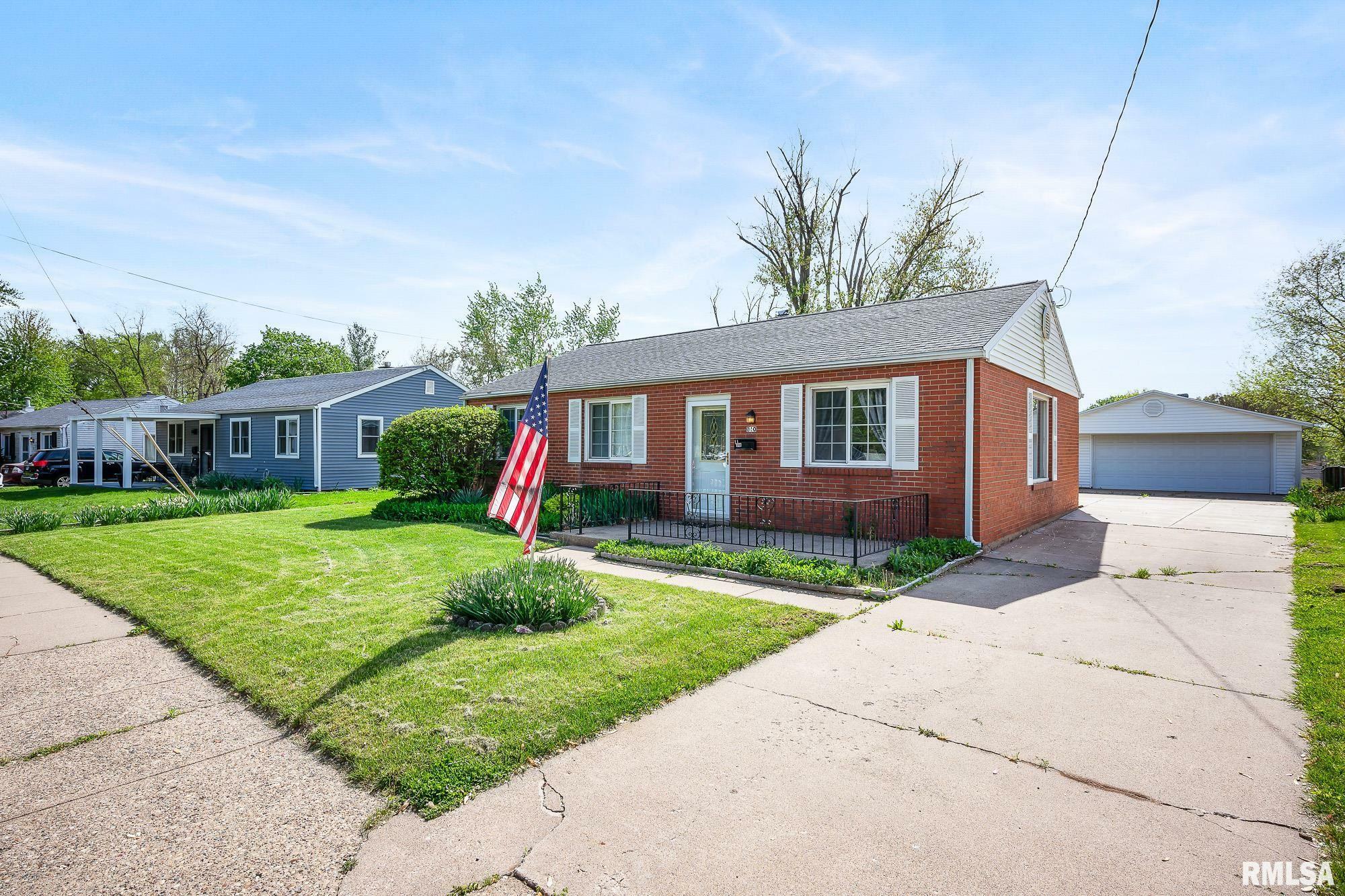 Property Photo: 310 Saint Clair Drive IL 61554
