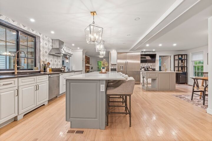 Property Photo:  4 Rockwood Ln  NH 03053 