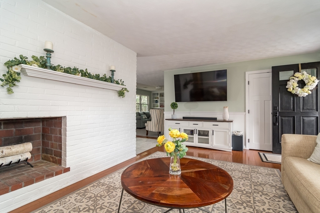Property Photo: 120 Hartford St MA 01760