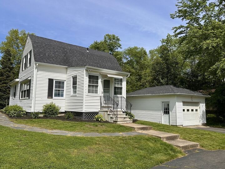 Property Photo:  17 Walnut Street  MA 01354 