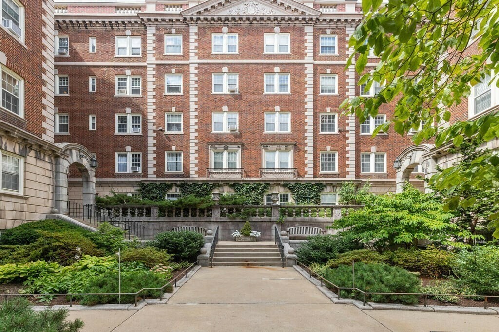 Property Photo:  3 Arlington St 31  MA 02140 