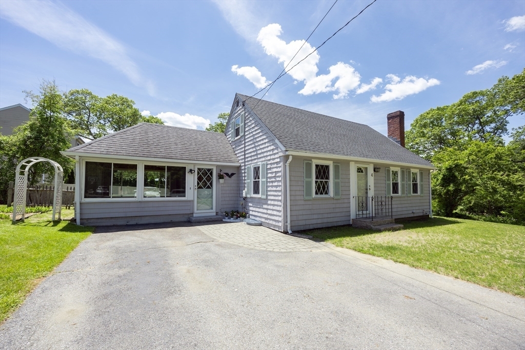 Property Photo:  4 Cypress Rd  MA 01760 