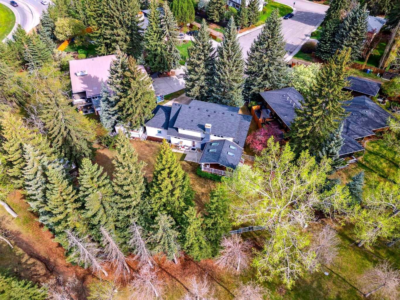 Photo de la propriété:  3611 Umber Place NW  AB T2N 4B1 