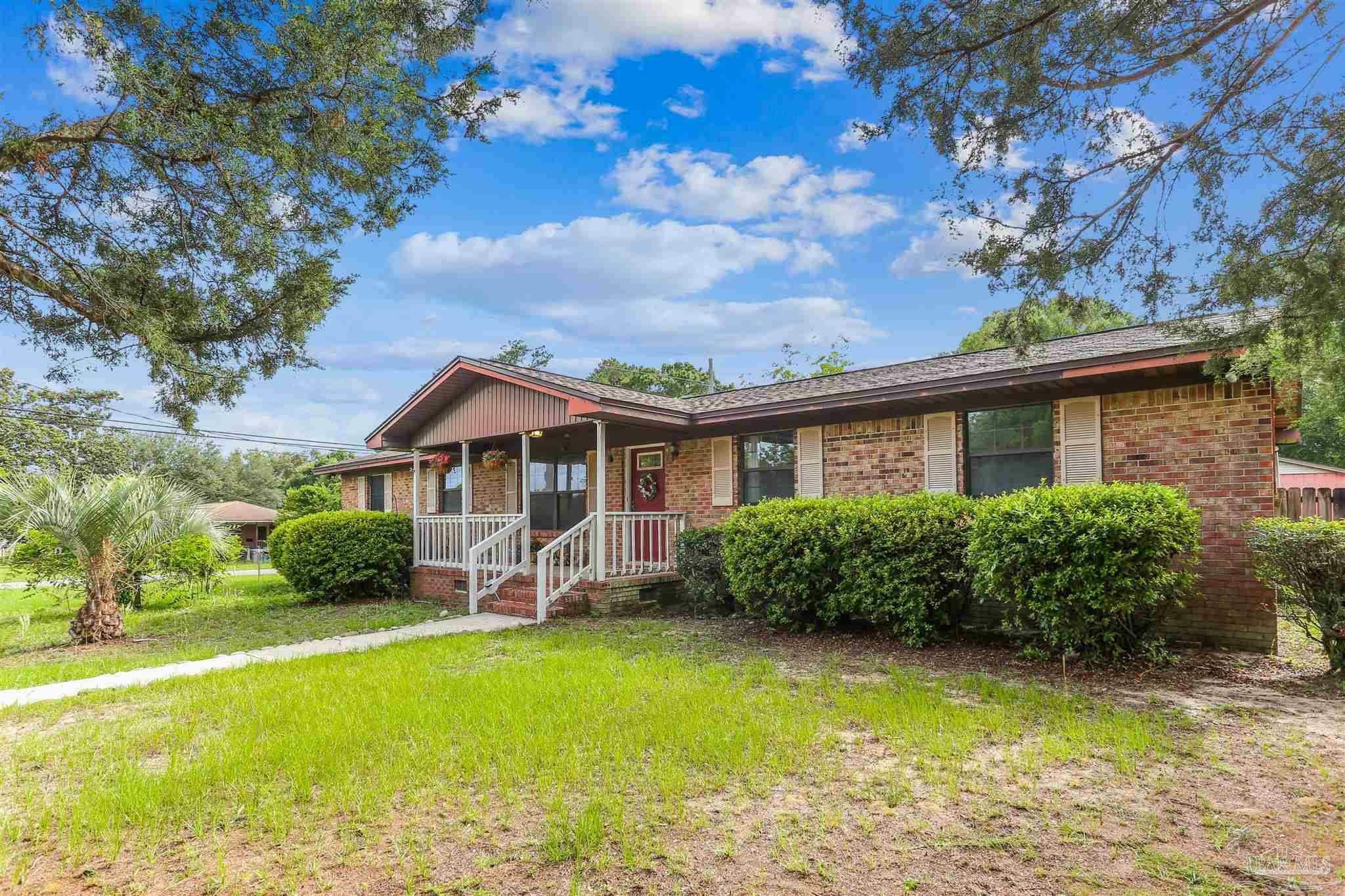 Property Photo: 3001 Christine St FL 32526