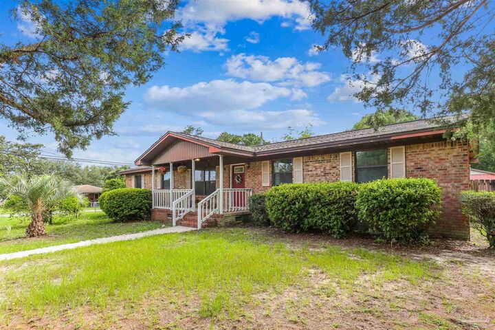 Property Photo:  3001 Christine St  FL 32526 