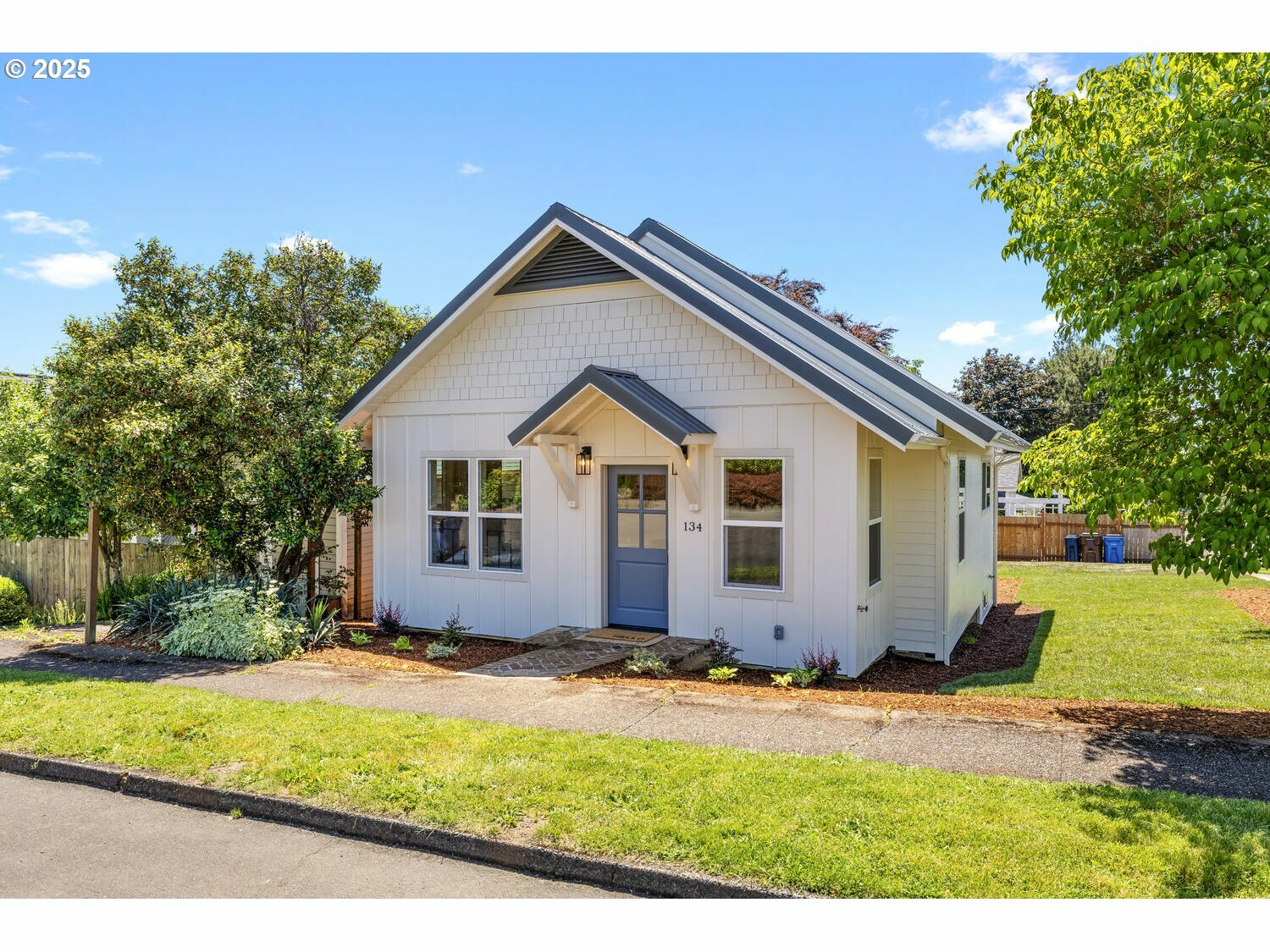 Property Photo: 134 NW 14th Ave WA 98607