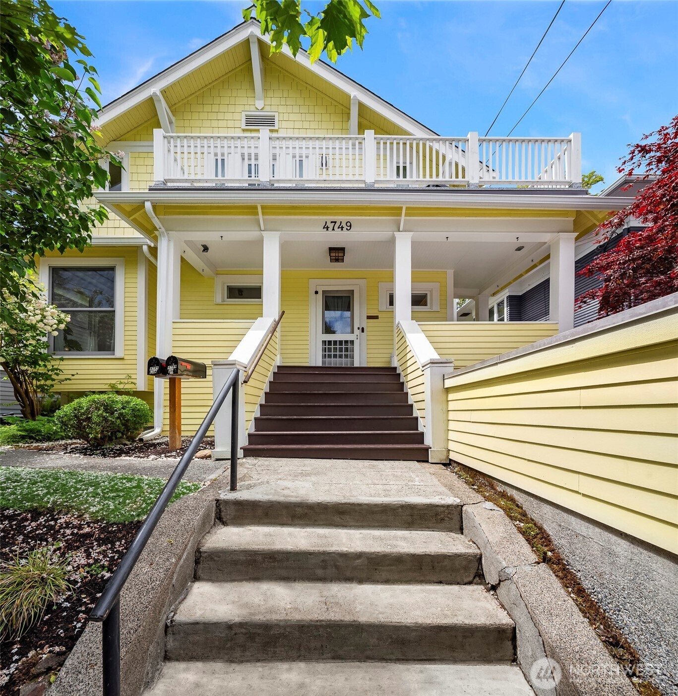 Property Photo: 4749 Thackeray Place NE WA 98105