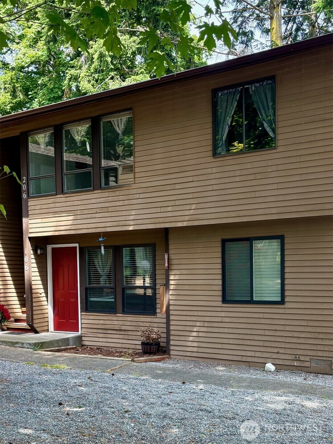 Property Photo: 1101 SW Harrier Circle 106 WA 98277