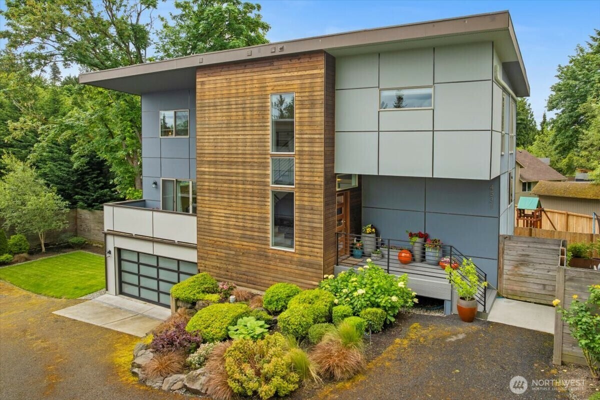 Property Photo: 4531 S Kenny Street WA 98118