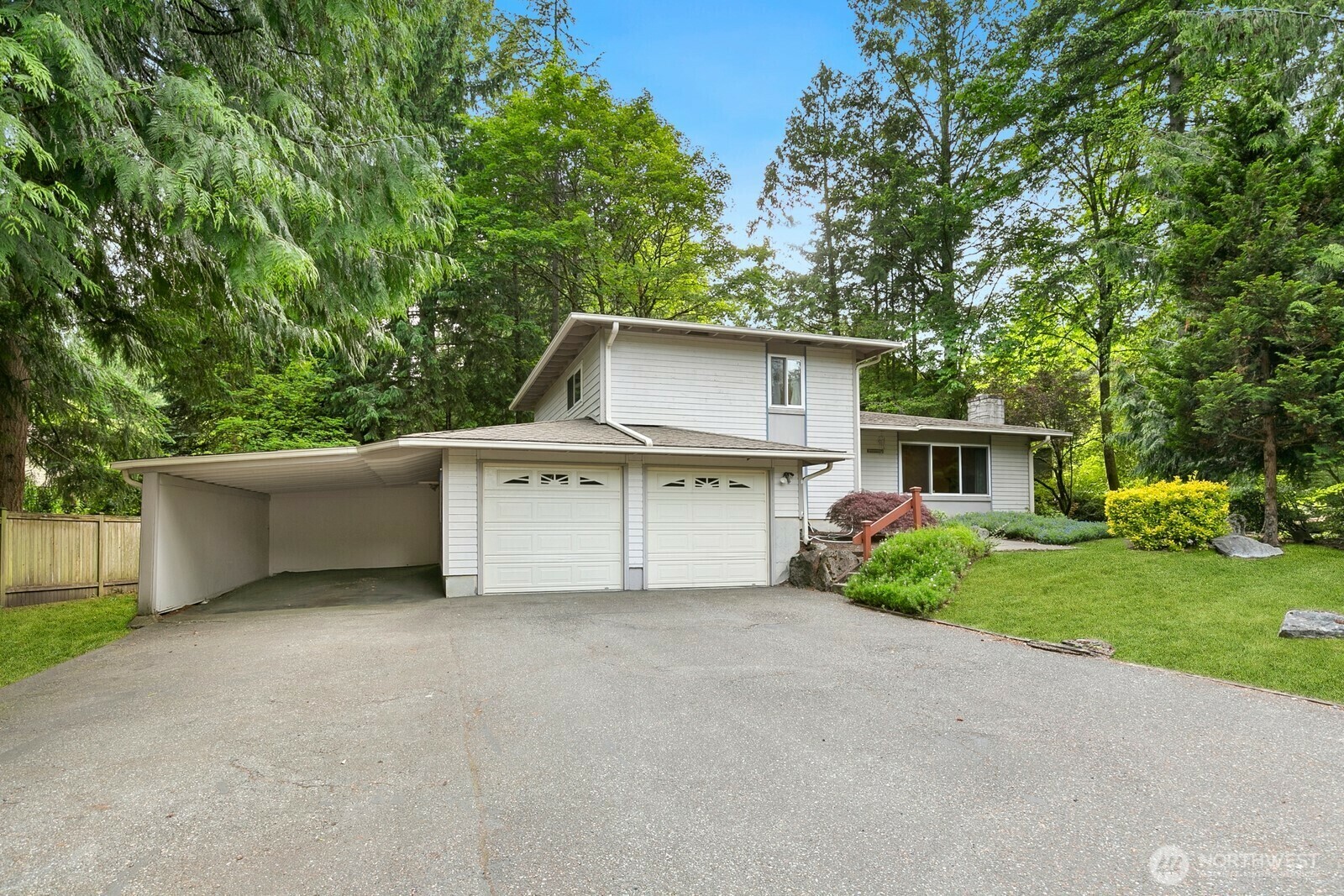 Property Photo: 2815 130th Avenue NE WA 98005