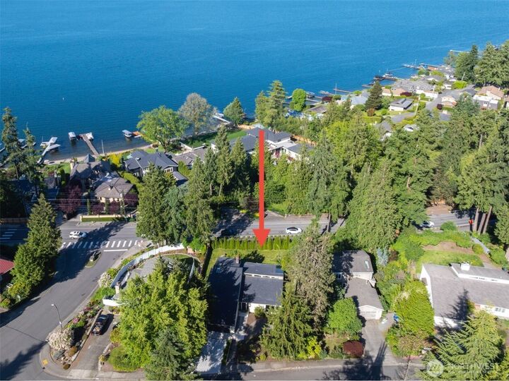 Property Photo:  4058  173 Place SE  WA 98008 