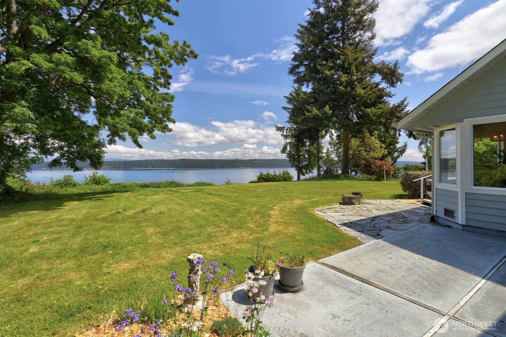 Property Photo: 2847 Viewmont Place WA 98282