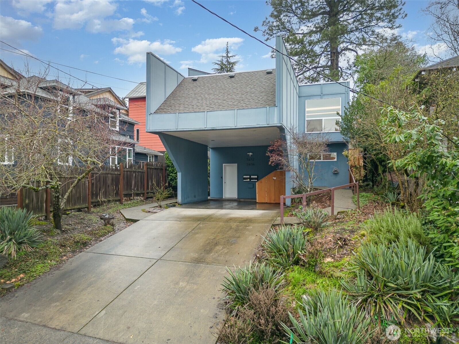 Property Photo: 3614 Interlake Avenue N A WA 98103
