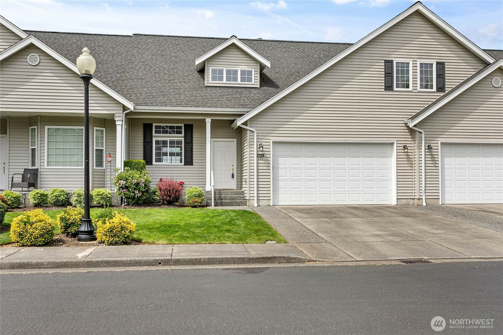 Property Photo: 1725 Harrison Place 103 WA 98264